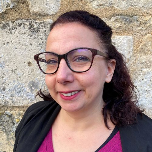 JENNY LOUS</p>
<p>Chargée de billetterie et conseillère en séjour</p>
<p>Saint-Jean-d'Angély